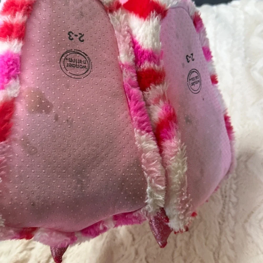 Wonder Nation Kids Pink‎ White Red Tie Dye Faux Fur Paw Slippers Size 2-3